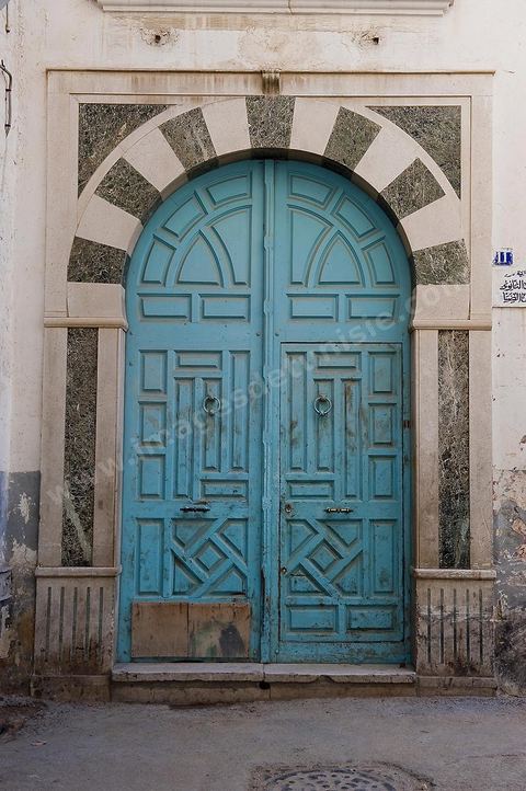 Porte traditionnelle de la medina de Tunis