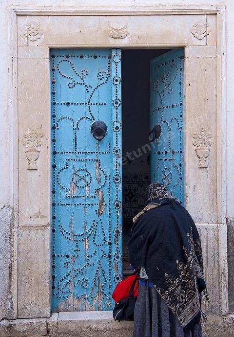 Porte traditionnelle de la medina de Tunis