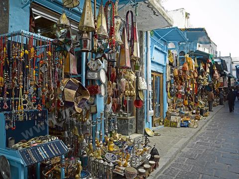 Boutique d'artisanat rue Jamâa Ez Zitouna dasn la medina de Tunis