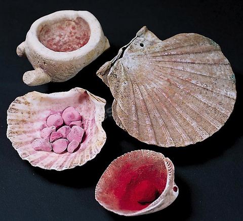 Makeup kit. The Punic woman, ever the coquette, used a wide range of products for her beauty routine: powders (pink and sky blue for blush), ointments, and perfumes (4th–3rd century B.C., Carthage Museum). 