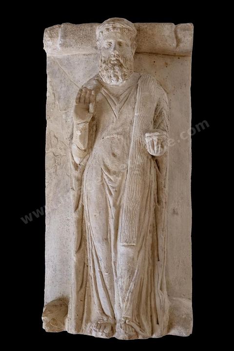 Small anthropomorphic ossuary with a figure in prayer: Borj Jedid necropolis. Soft clay. National Museum of Carthage