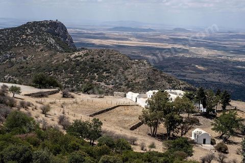 The Sidi Bougabrine Mausoleum on the slopes of Jebel Zaghouan. Zaghouan is an agricultural town of Roman origin (Ziqua) built at the foot of Jebel Zaghouan (1,295 m) and rich in spring-fed fountains. It is a charming little medina clinging to the slopes of the wooded hill. Its sacred architecture reflects deep Andalusian influences, as a community of Andalusian refugees settled there in the 17th century. 