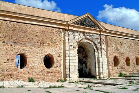 porte d'enceinte du XVI S. - La Goulette