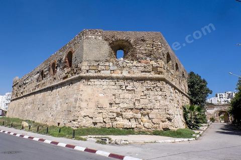 Le Fort de la Goulette appellé « El Karraka ». Un imposant monument historique datant du 15ème siècle, époque du dernier sultan hafsides.