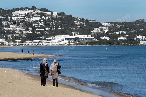 Plage à La Marsa, ville de la banlieue nord de Tunis est une station balnéaire hupée