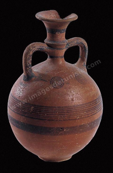 Céramique d’importation qui reflète l’importance des réseaux commerciaux établis par les Carthaginois et la richesse de leurs échanges: vase de tradition corinthienne du VIe siècle - section punique - musée du Bardo