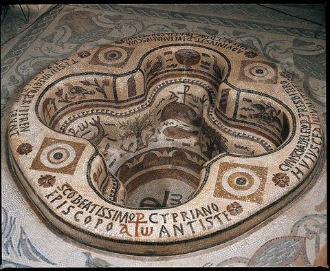 Cuve baptismale, baptistere de Kelibia, V ap JC, musee du Bardo