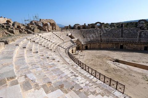 Amphithéâtre sur le site archéologique romain de Uthina / Oudna dans la région de Mornag banlieue sud de Tunis