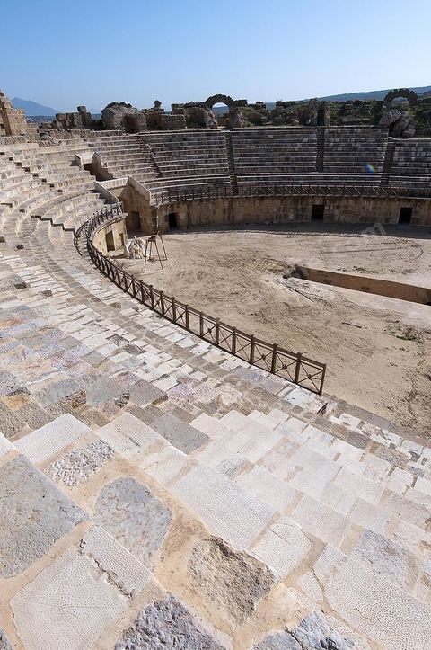 Amphithéâtre sur le site archéologique romain de Uthina / Oudna dans la région de Mornag banlieue sud de Tunis