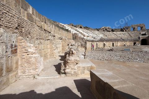 Amphithéâtre sur le site archéologique romain de Uthina / Oudna dans la région de Mornag banlieue sud de Tunis