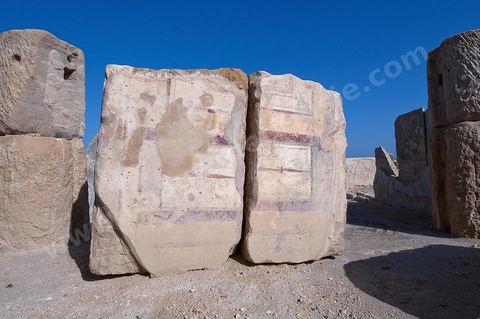 Trace de peintures aux Petits thermes publics sur le ssite archéologique romain de Uthina / Oudna dans la région de Mornag banlieue sud de Tunis