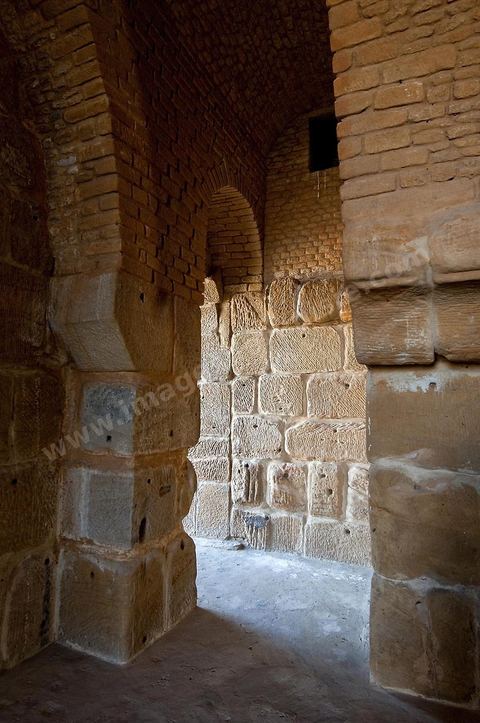 Sous sol du temple au capitol sur le site archéologique romain de Uthina / Oudna dans la région de Mornag banlieue sud de Tunis
