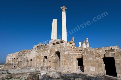 Capitole sur le site archéologique romain de Uthina / Oudna dans la région de Mornag banlieue sud de Tunis