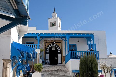 Café des nattes et minaret de la grande mosquée de Sidi Bous Saïd