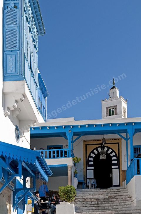 Café des nattes et minaret de la grande mosquée de Sidi Bous Saïd